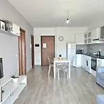 With Sea View In 185 شقة