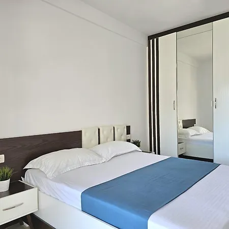 Apartment With Sea View In 185 *