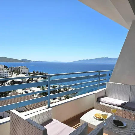 Διαμέρισμα With Sea View In 185 *