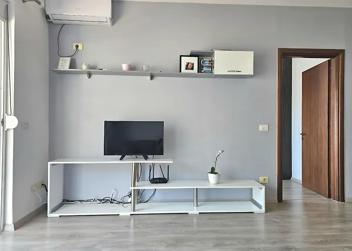 With Sea View In 185 *