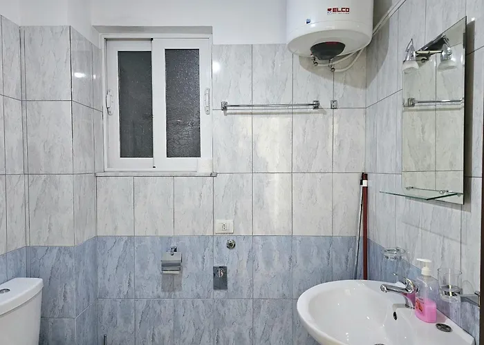 With Sea View In 185 Apartment *